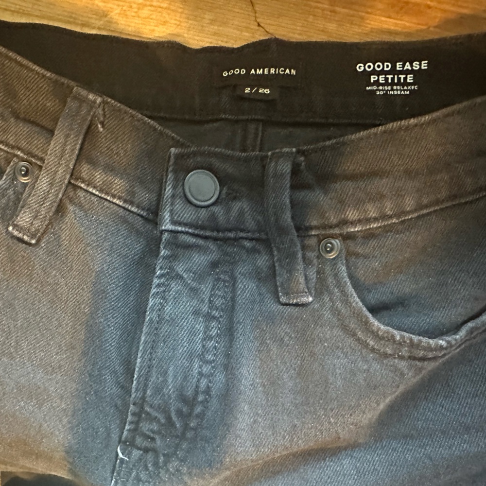 Good American Black Relaxed Jeans with Modern Fit